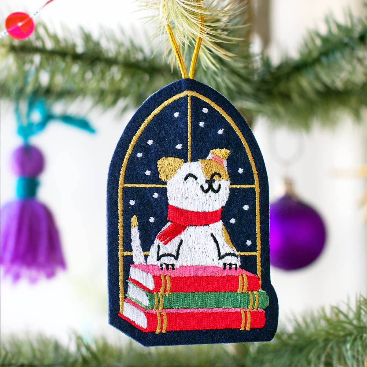 Seltzer Goods - Book Stack Dog Ornament