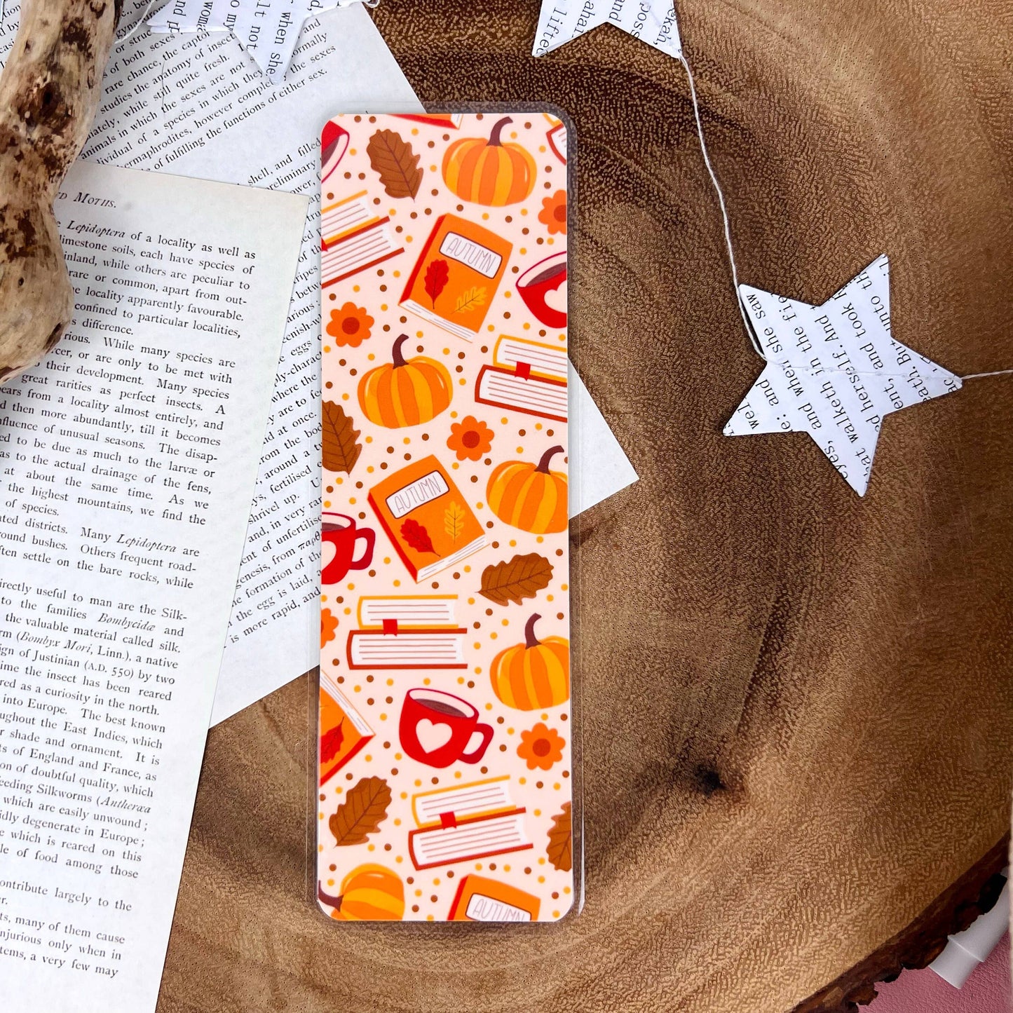 Cozy Reads Shop - Cozy Reads Bookmarks: Bookish Pattern / Tassel