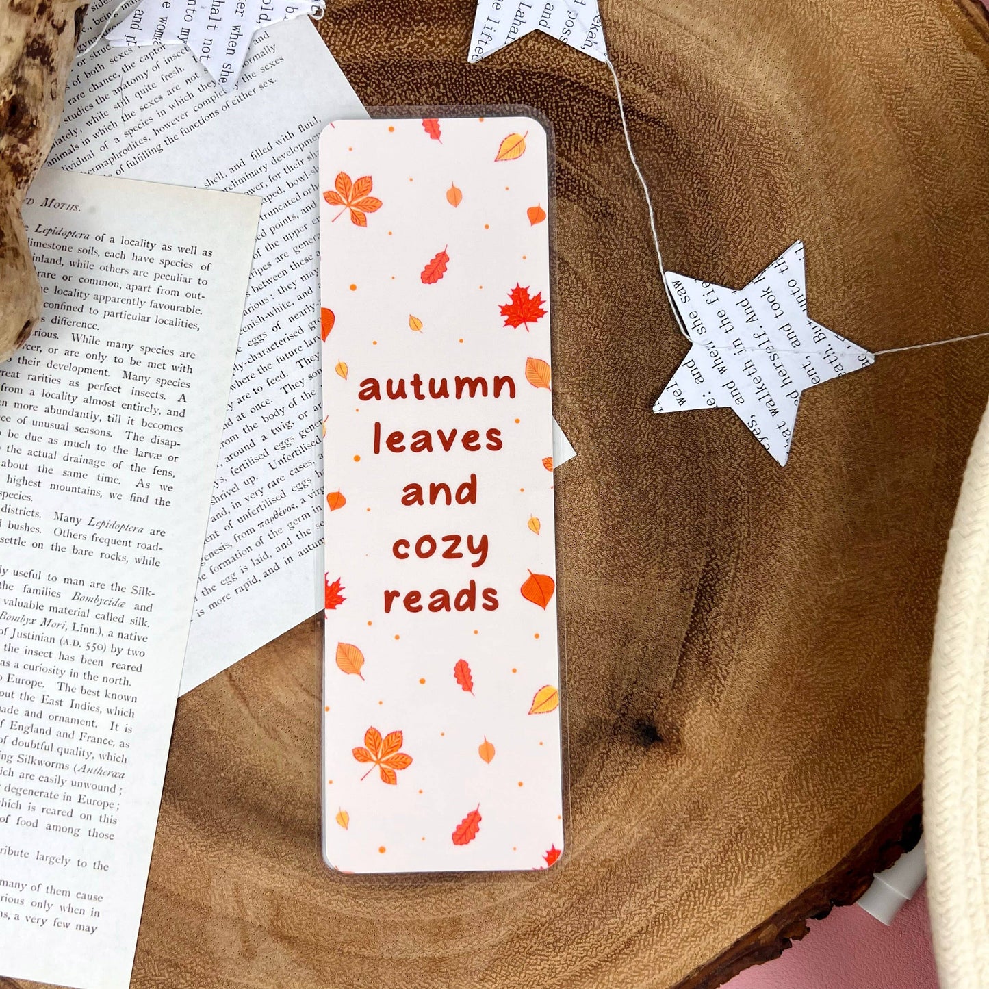 Cozy Reads Shop - Cozy Reads Bookmarks: Bookish Pattern / Tassel