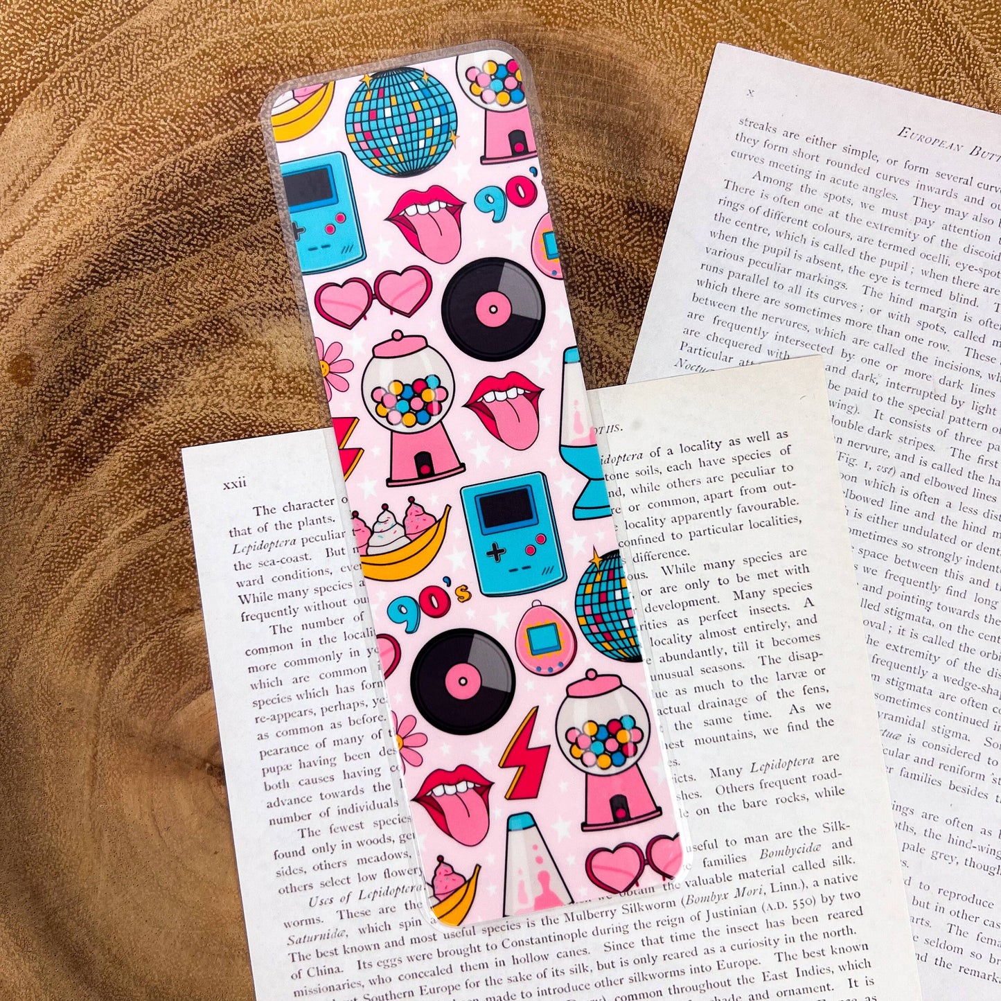 Cozy Reads Shop - Y2K, 90s Butterfly Aesthetic Bookmark: 90s Aesthetic / Tassel