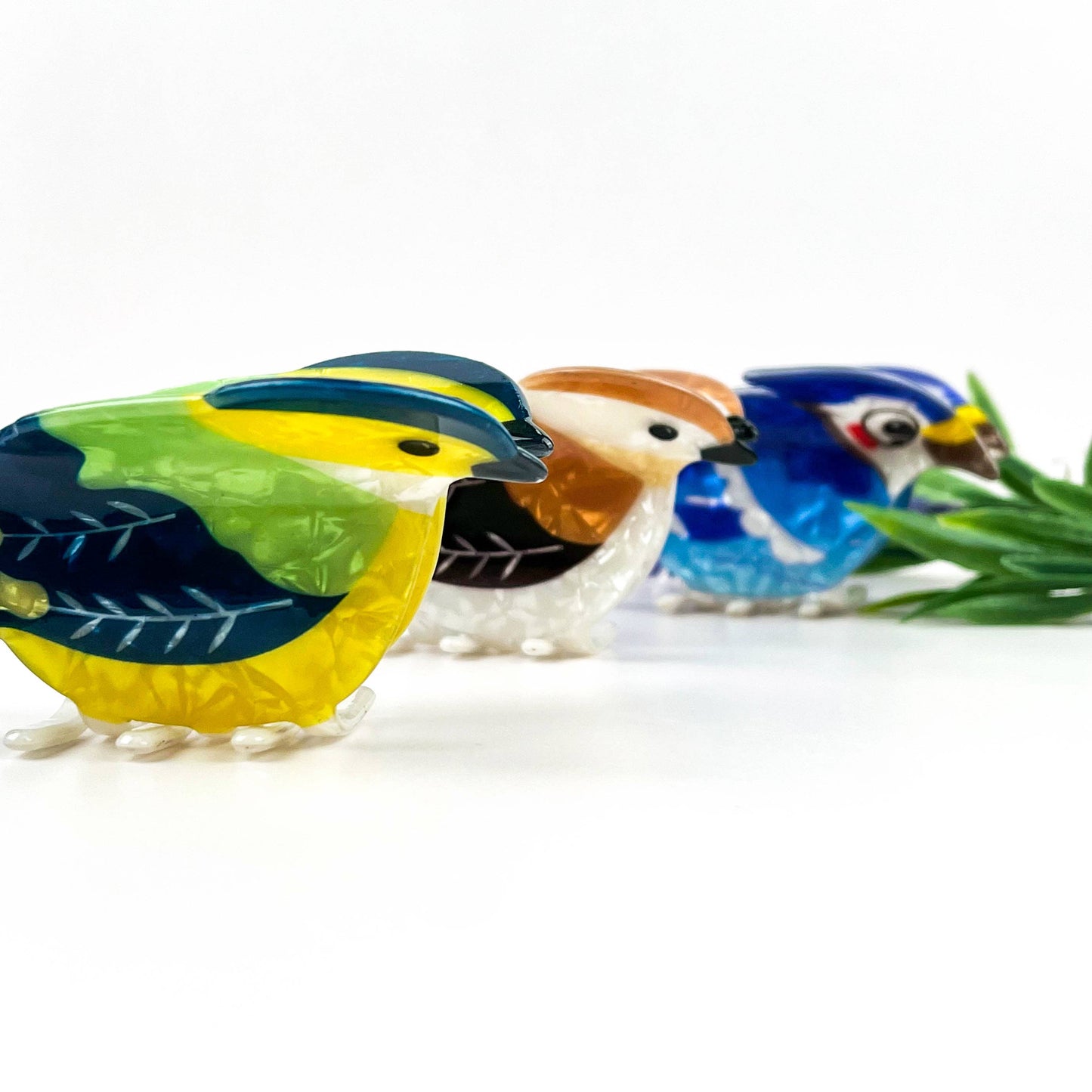 mildstyles - Colorful Cartoon Bird Acrylic Hair Claw – Cute Design: B