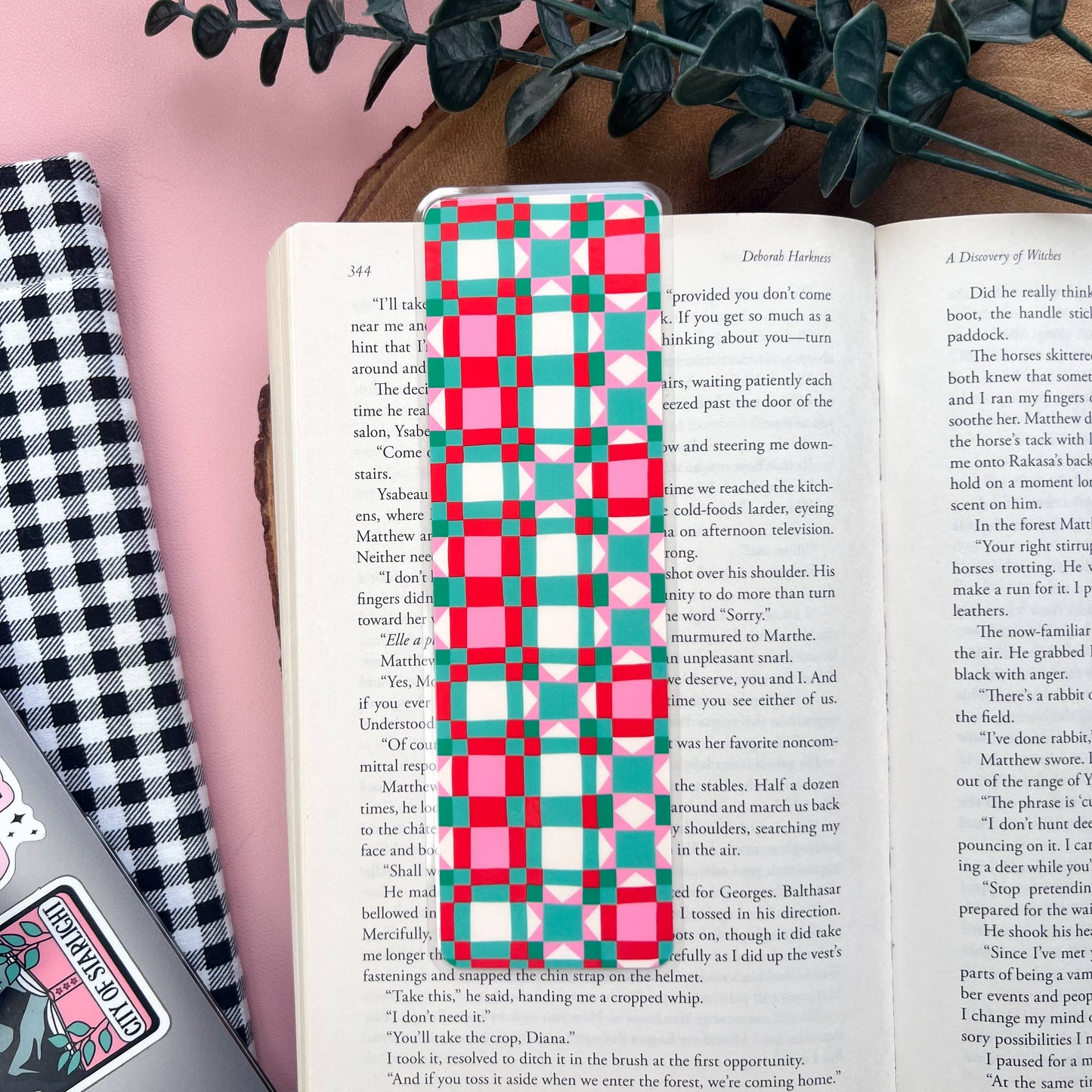 Cozy Reads Shop - Retro Festive Bookmark: Tassel