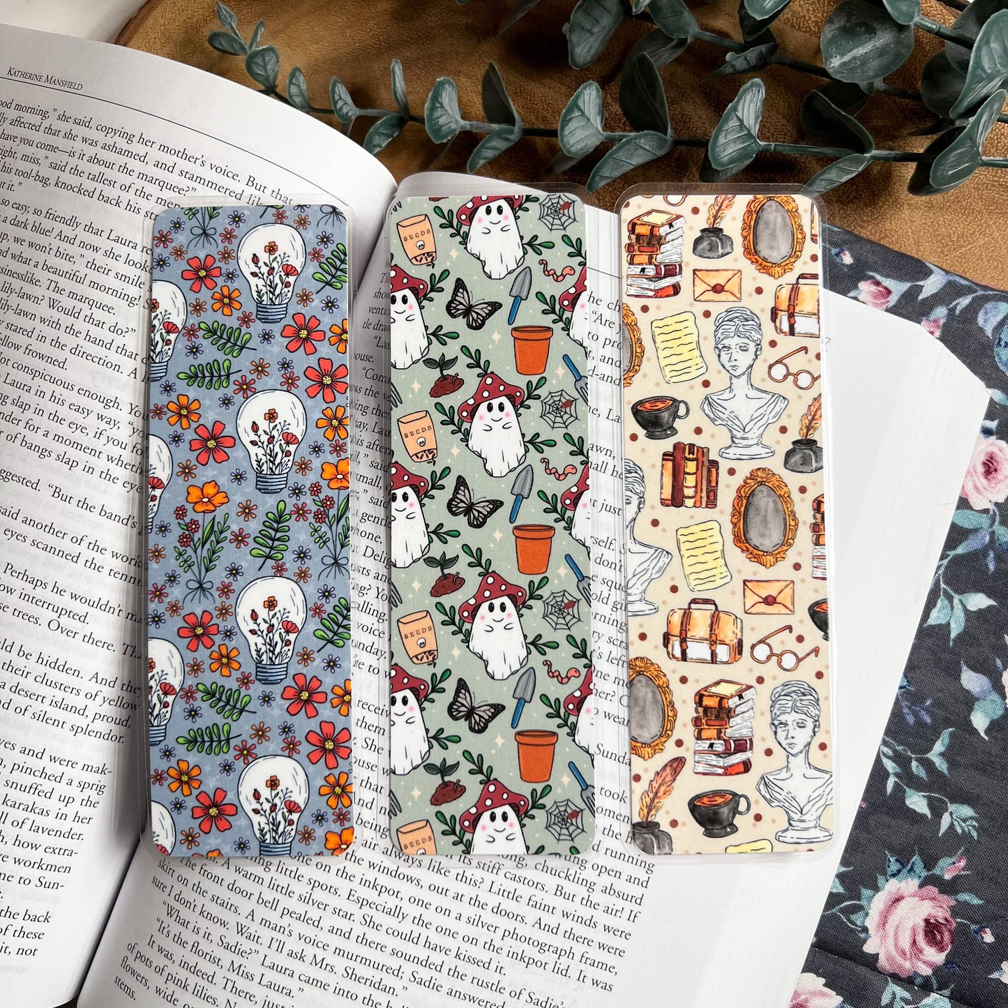 Cozy Reads Shop - Academia Bookmarks: Ghost Mushrooms / Tassel