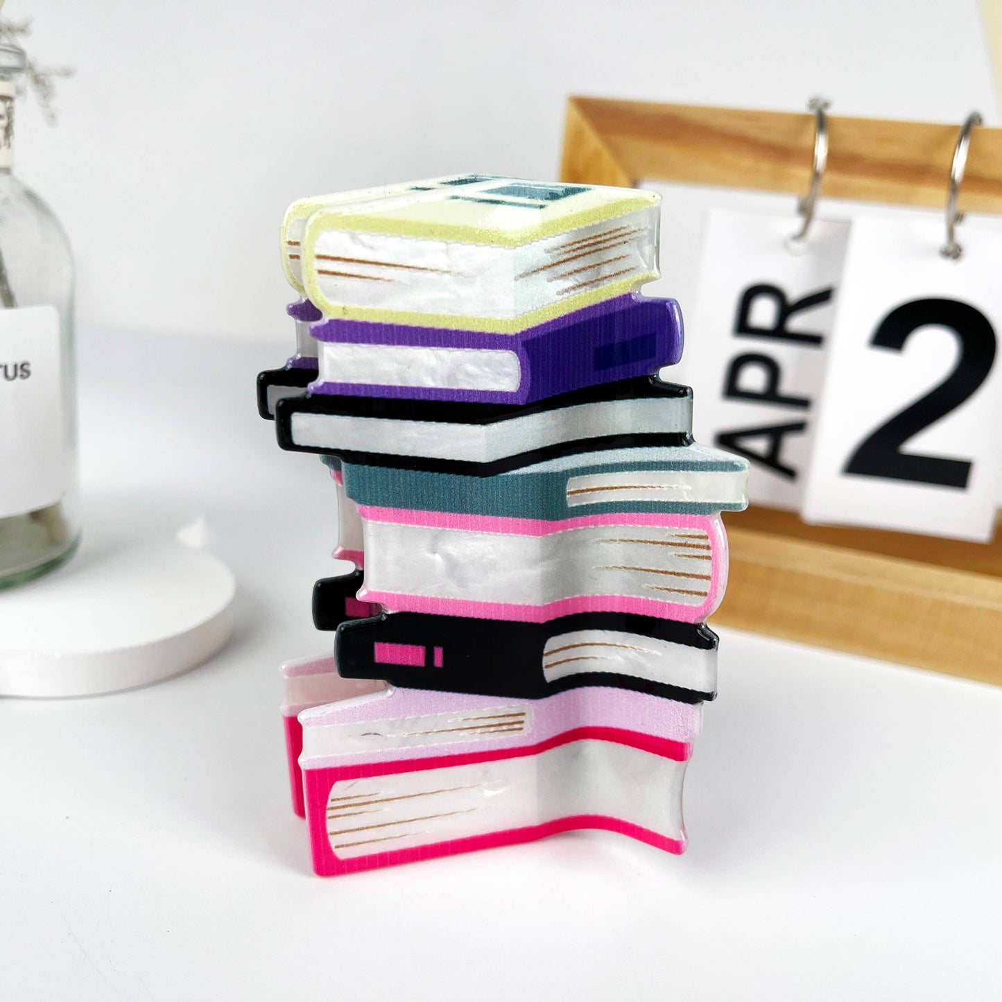 mildstyles - Oversize Lost in Ocean Books Hair Claw Clip: A
