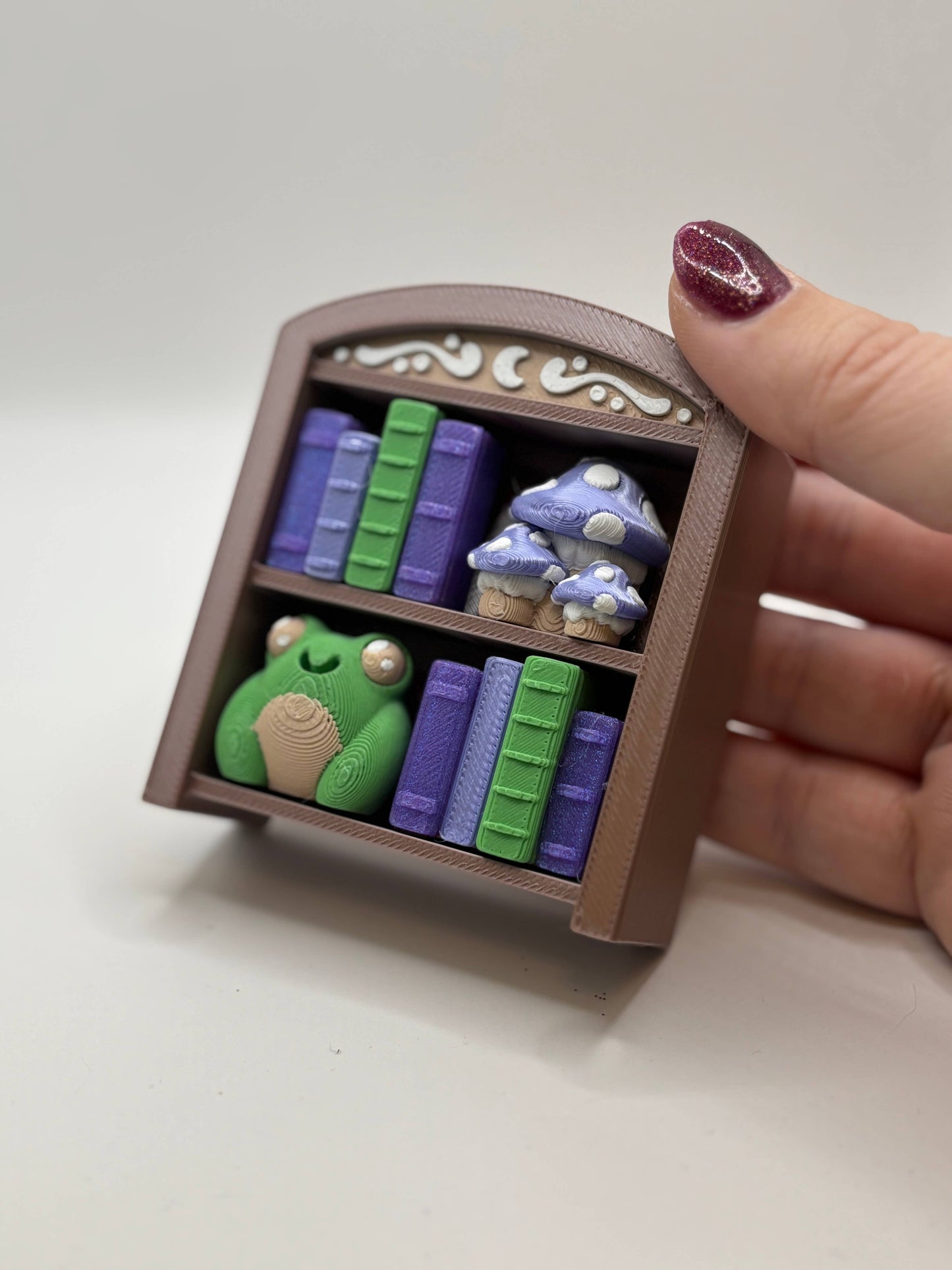 Stella Cake Creations - Bookcase Fidget Clicker
