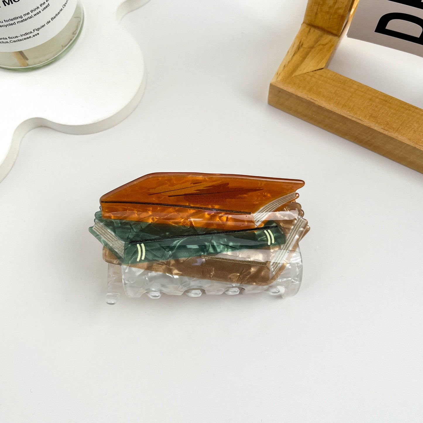 mildstyles - Book Print Acrylic Hair Claw Clip: Brown