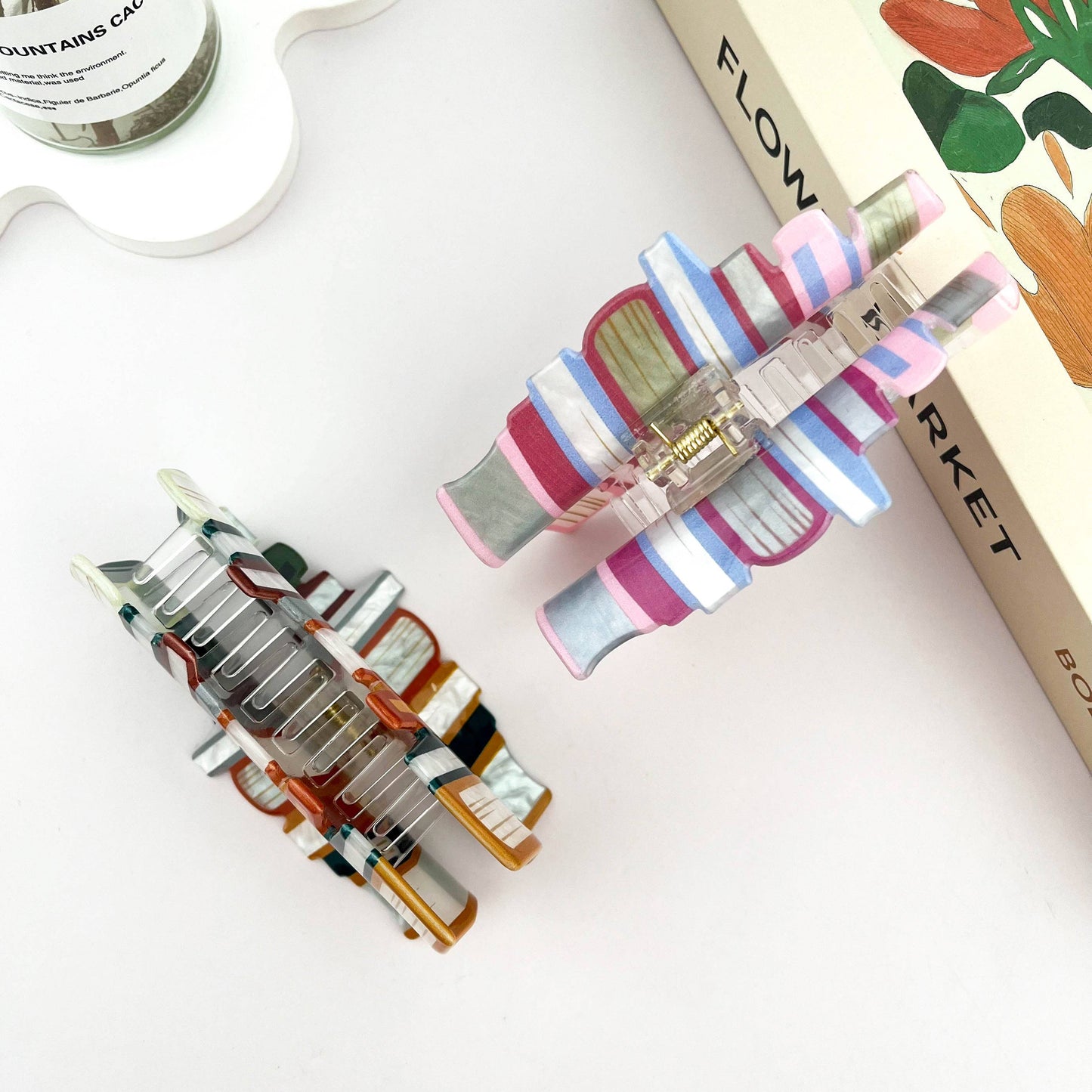 mildstyles - Oversize Lost in Ocean Books Hair Claw Clip: A