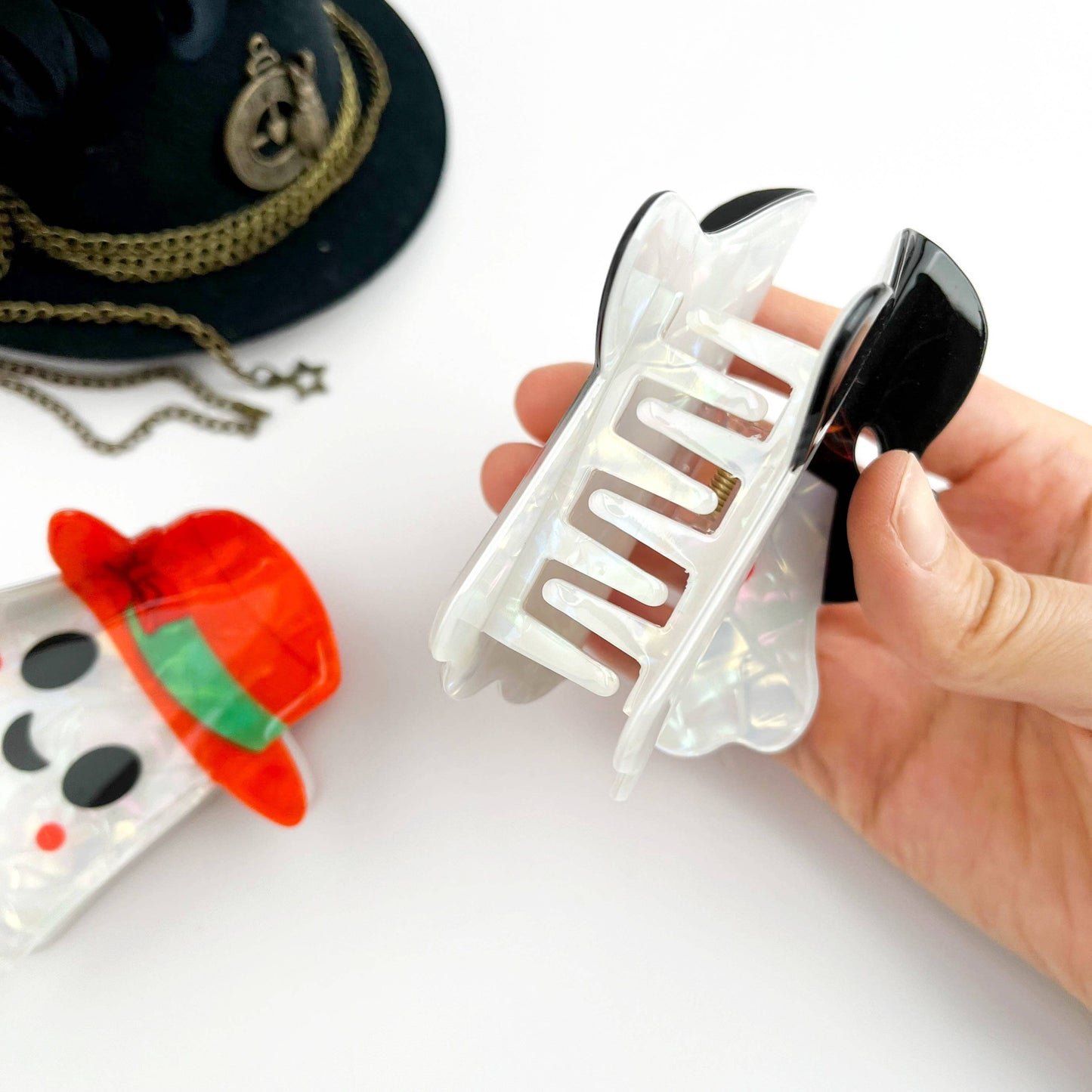 mildstyles - 👻 White Ghost Hair Claw with Hat – Cute Spooky Clip 🎩: Black