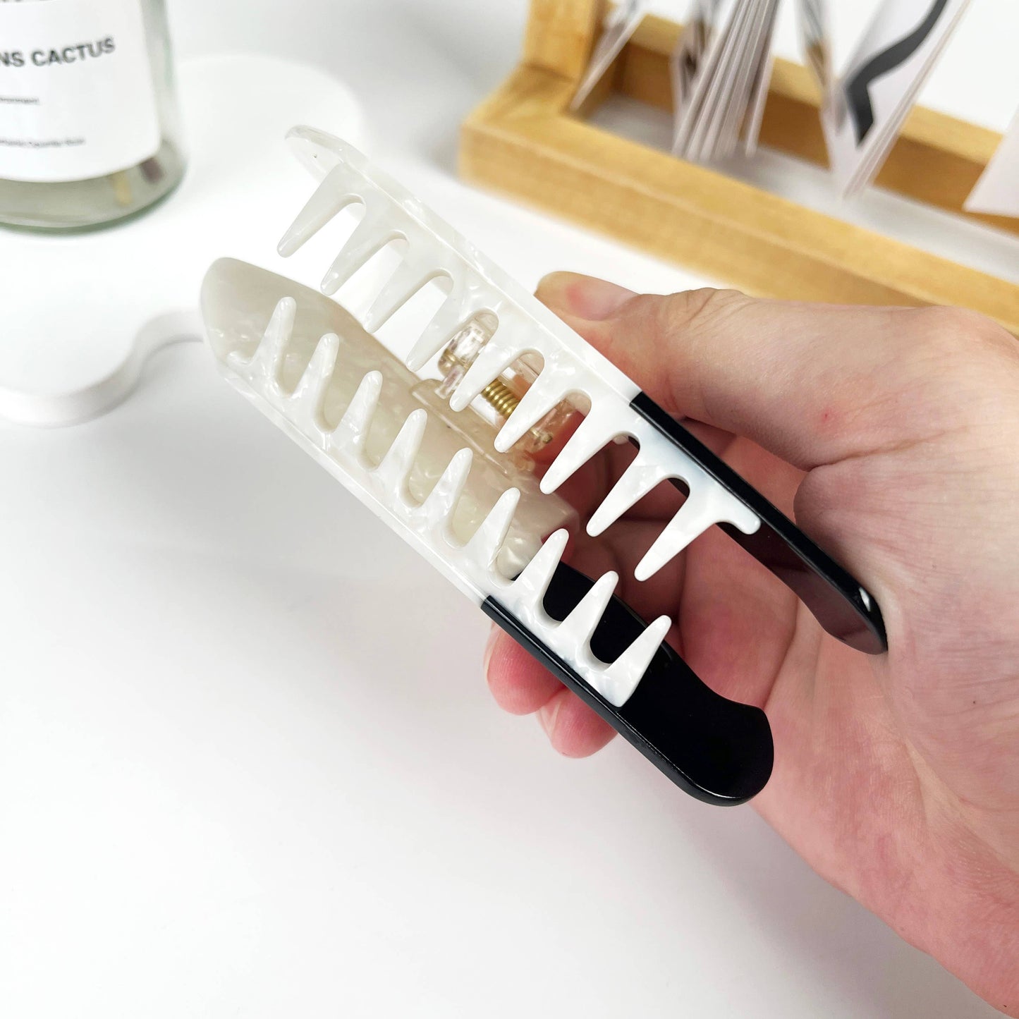 mildstyles - Funy Knife Hair Claw Clip: White