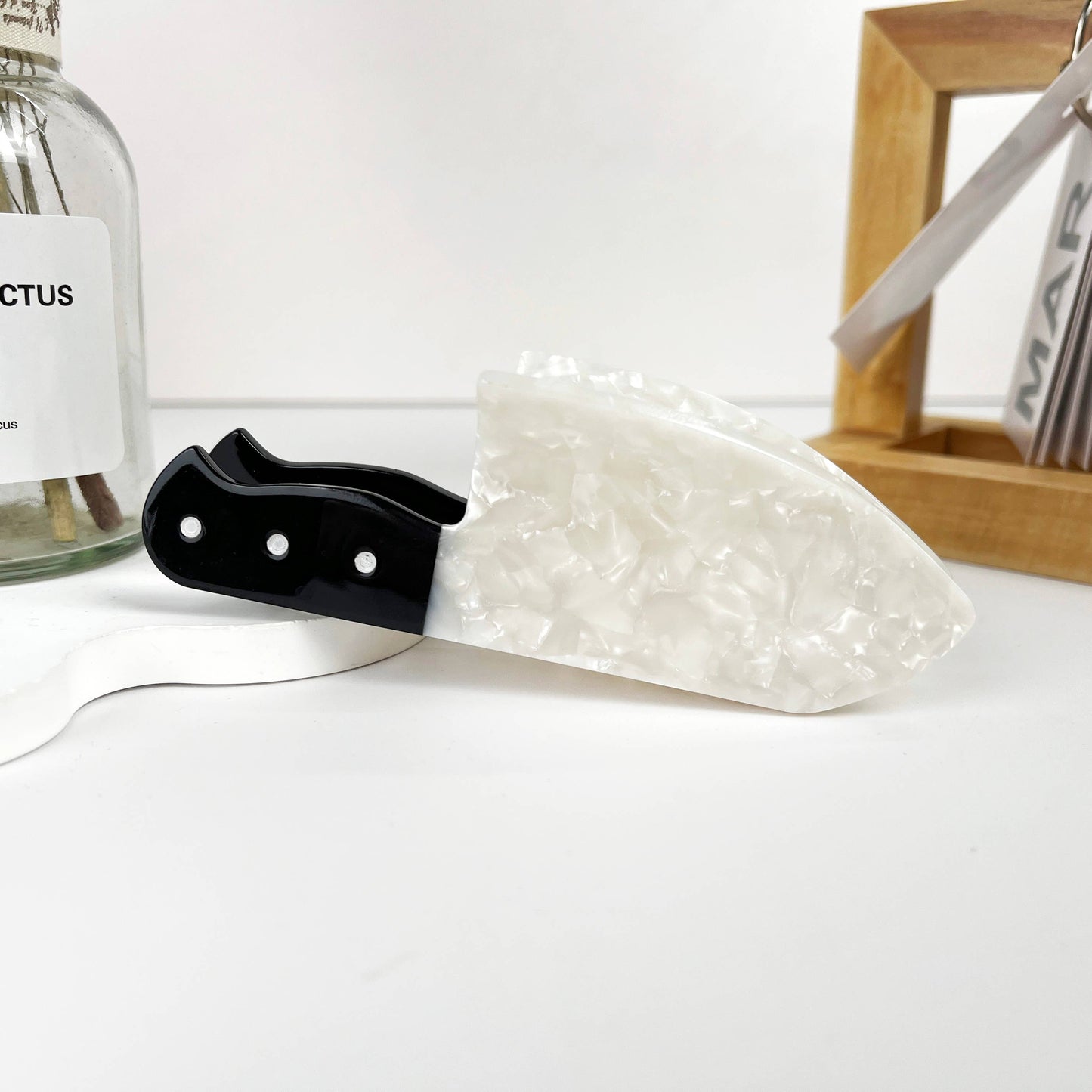 mildstyles - Funy Knife Hair Claw Clip: White