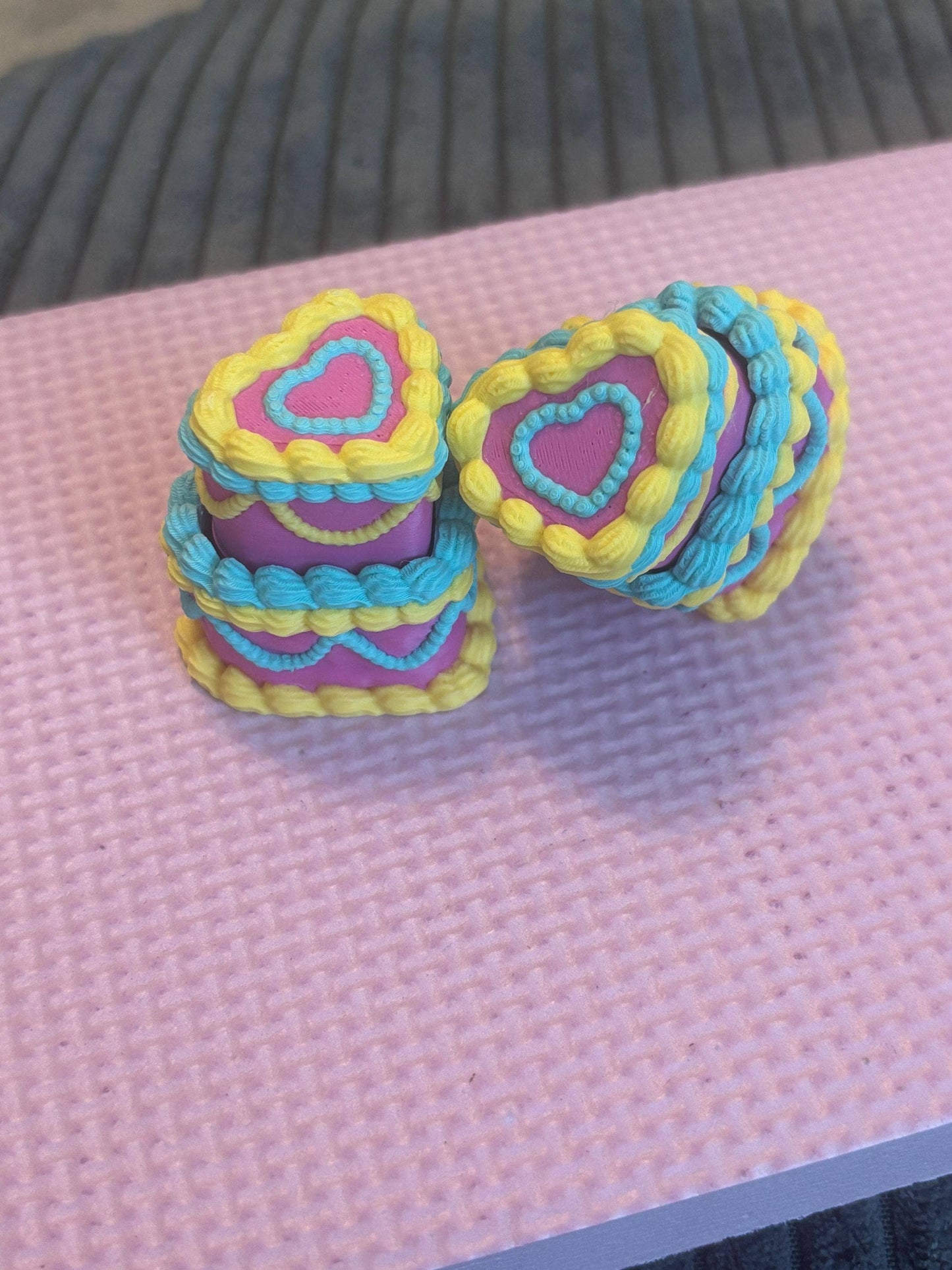 Stella Cake Creations - Cake Fidget Clicker: Metallic purple base