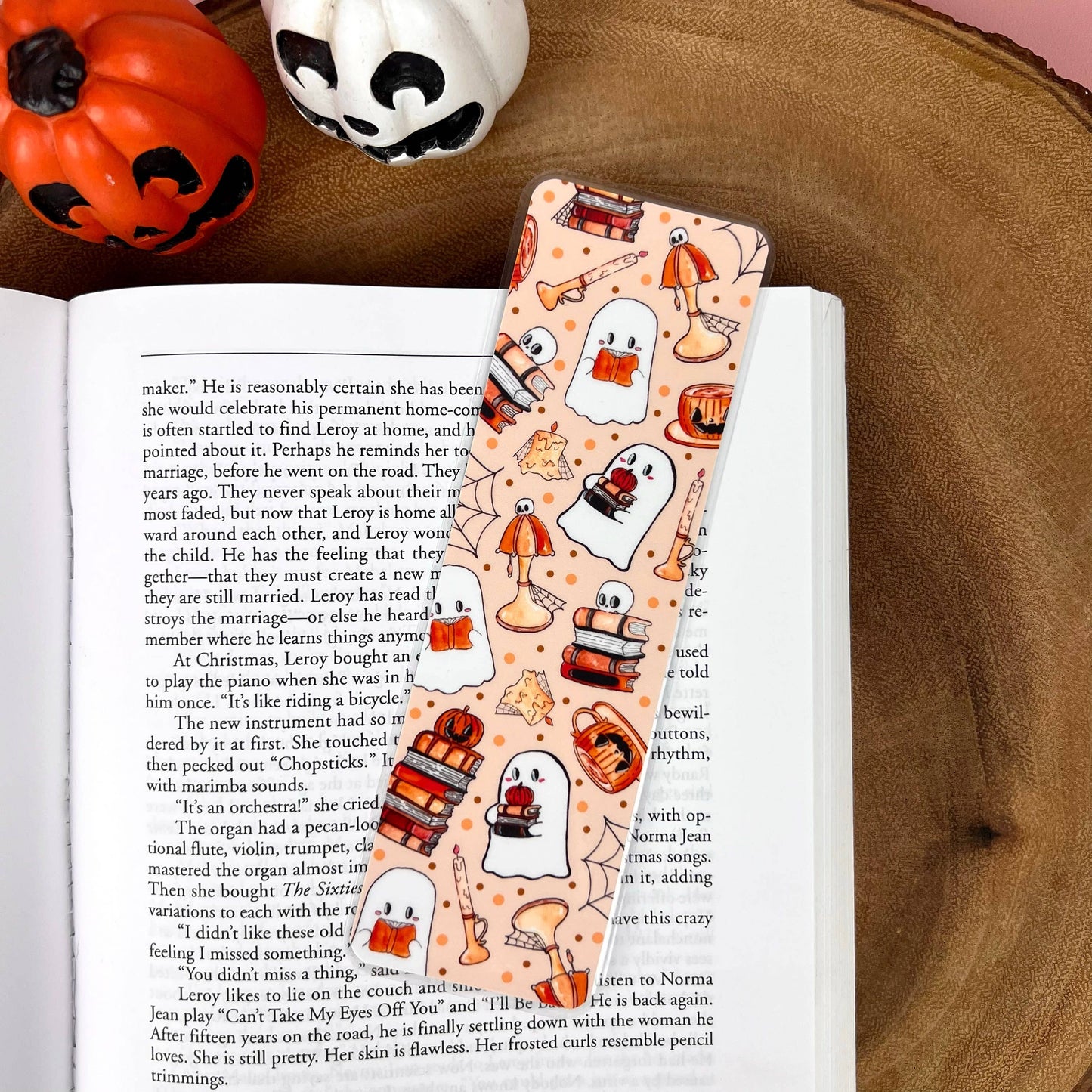 Cozy Reads Shop - Haunted Library Bookmark: Tassel