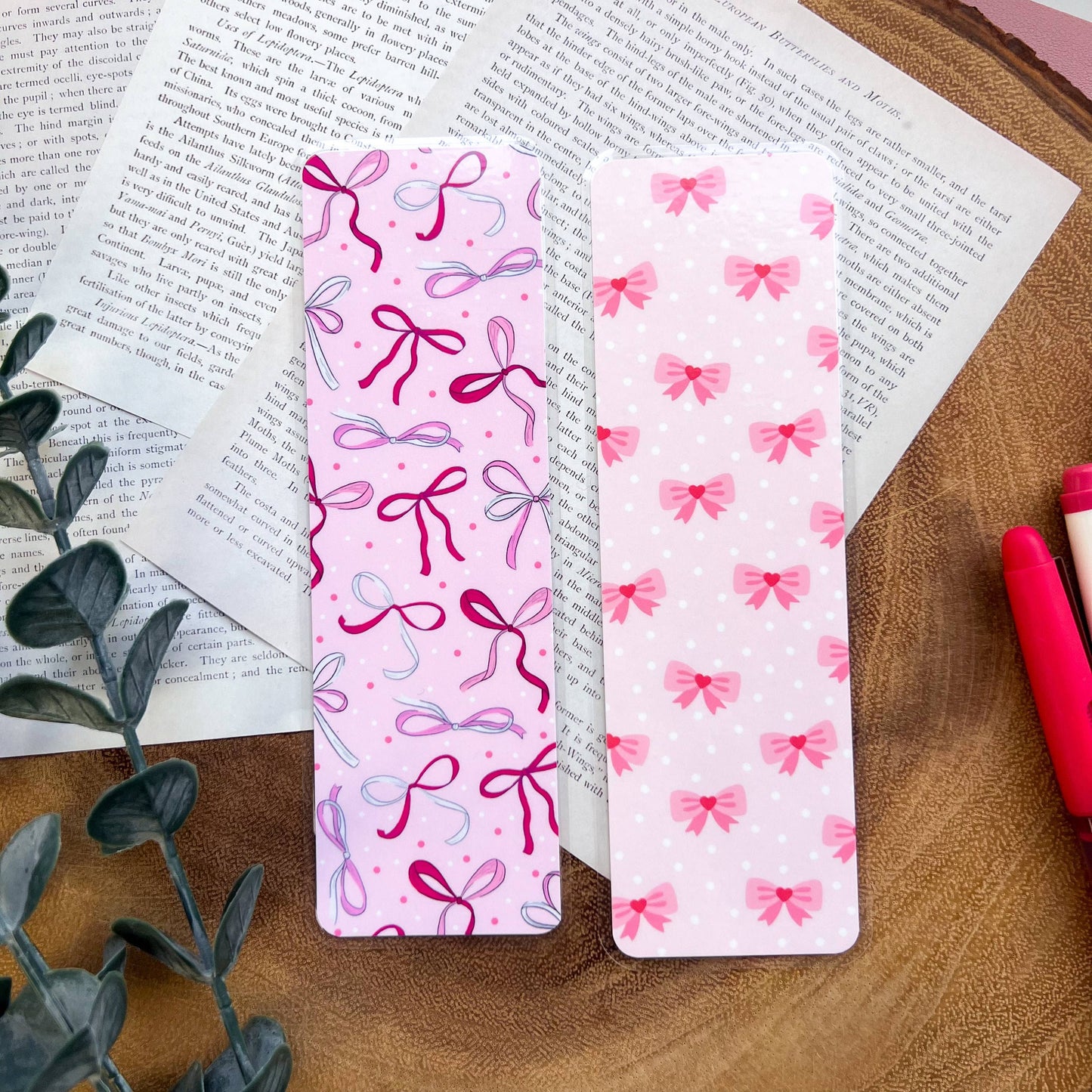Cozy Reads Shop - small Pink Bows Bookmarks: Tassel / Right Design